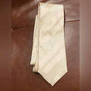 Donald J. Trump Gold Bar Signature Collection off white stripe designer silk tie